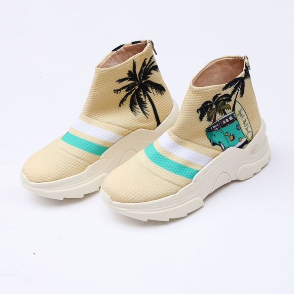 Cute Sneakers - Picture 1 of 3